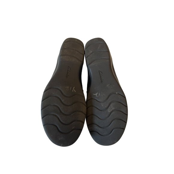 Clarks Women's Unlooped Black Textured Slip On Loafers  Size 9 - Picture 4 of 7